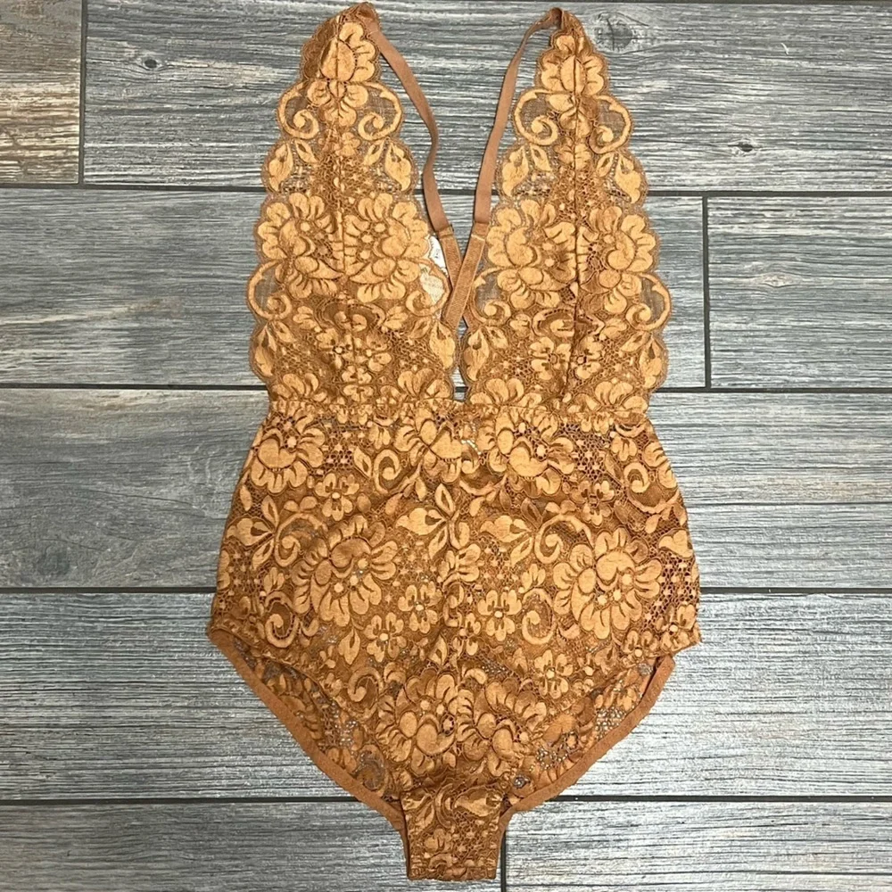 NWT $78 Free People X HAH Comin in Haht Lace Bodysuit Top Size XS Brown Sugar
